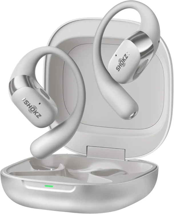 Écouteurs Shokz OpenFit 2+ gris avec leur boîtier de charge