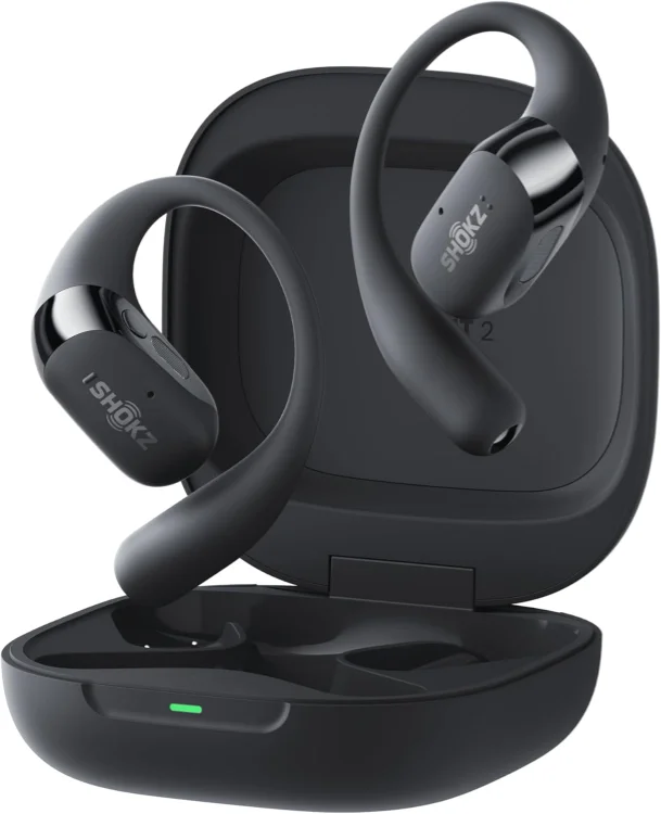 Écouteurs Shokz OpenFit 2+ noirs avec leur boîtier de charge